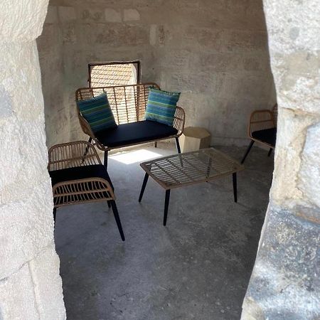 La Tour 3: Appart Au Coeur De La Petite Venise LʼIsle-sur-la-Sorgue Buitenkant foto