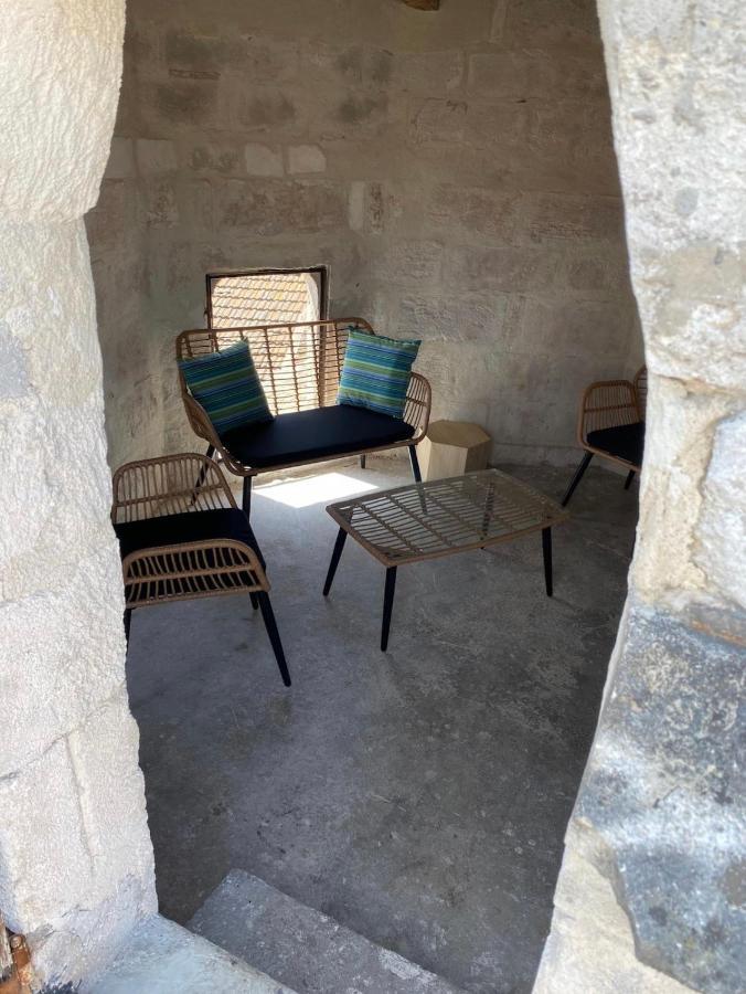 La Tour 3: Appart Au Coeur De La Petite Venise LʼIsle-sur-la-Sorgue Buitenkant foto